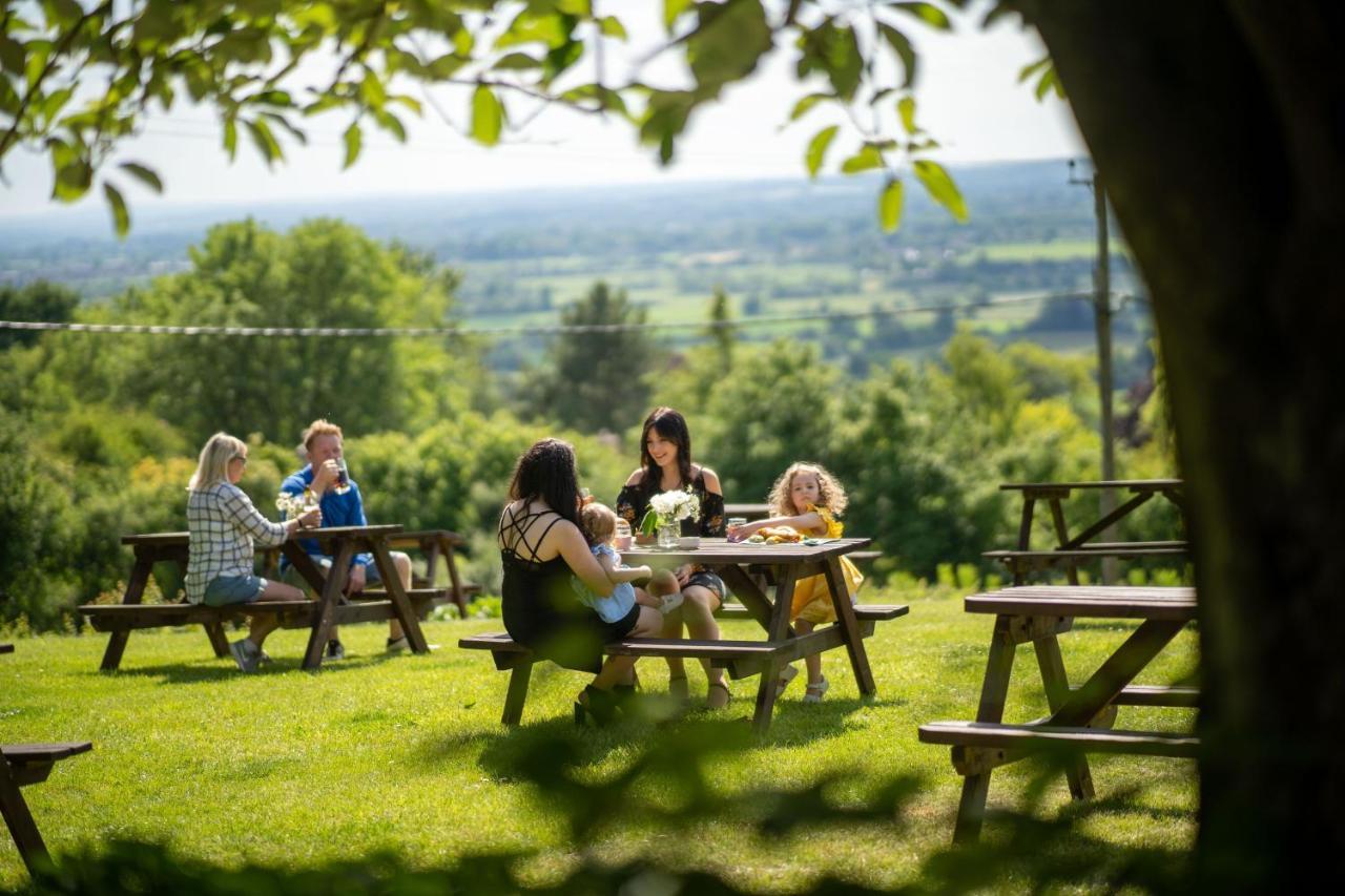 Rising Sun Pub, Restaurant And Rooms Lacock Exteriör bild